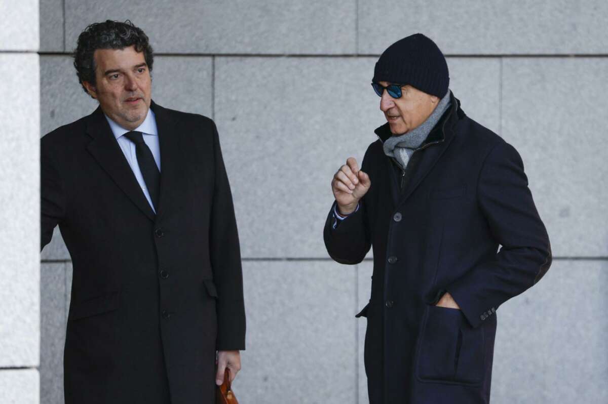 Juan Carlos Cueto, a su llegada al Tribunal Nacional, investigado por el caso Koldo, el 28 de febrero. Foto: Efe.