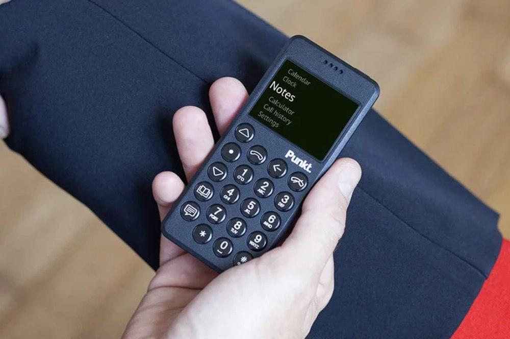 Dumbphone de la marca Punkt, con un precio de 352,95 euros.