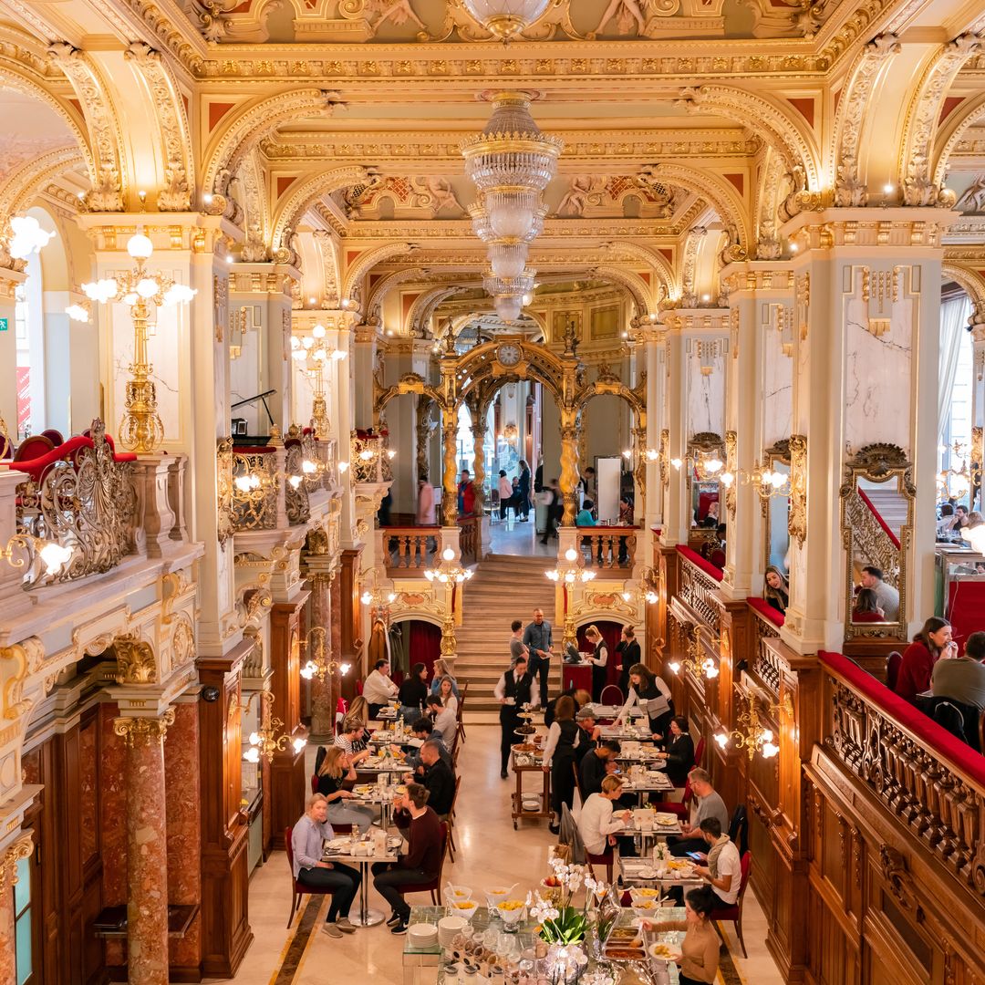 El famoso New York Palace Café en Budapest