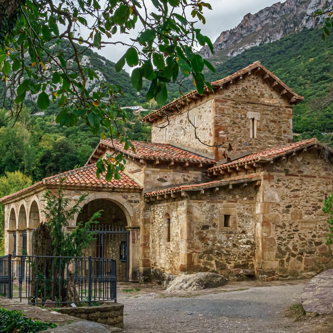 Iglesia de Santa María de Lebeña, región de Lébana