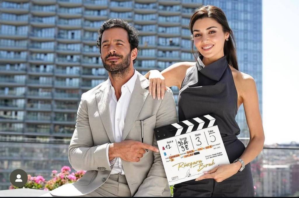 Hande Erçel y Baris Arduç