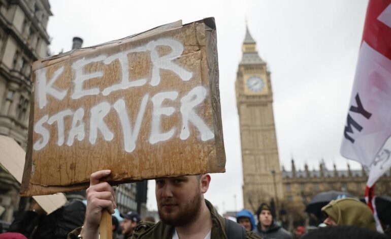 10.000 agricultores protestan en Londres contra las subidas de impuestos en el Reino Unido