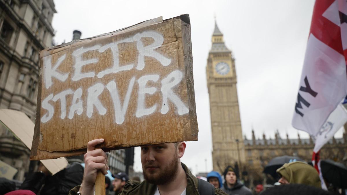 10.000 agricultores protestan en Londres contra las subidas de impuestos en el Reino Unido