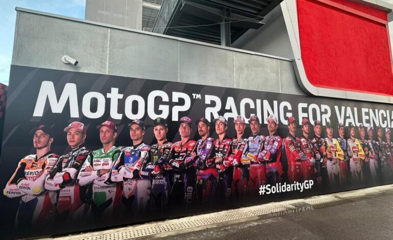 El campeón Viñales y el ‘jefe’ Ezpeleta subastan sus motos más queridas por y para Valencia