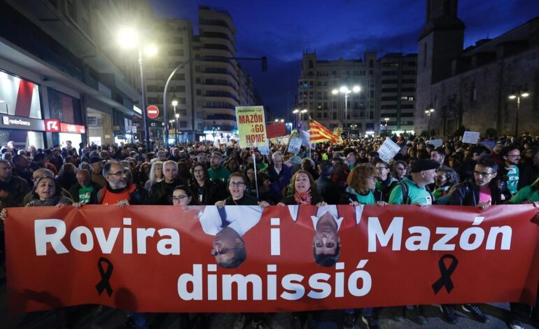 La comunidad educativa y las familias claman por la dimisión de Mazón y Rovira tras la DANA