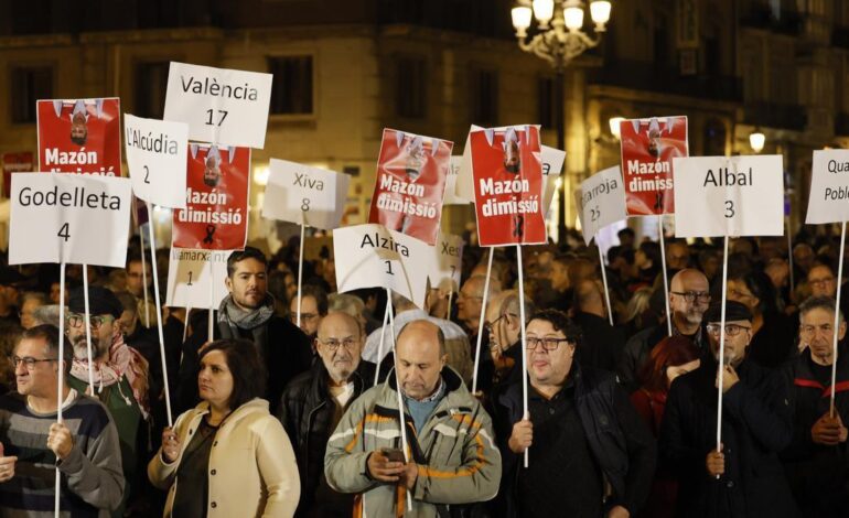 La alerta masiva vuelve a sonar un mes después para exigir la dimisión de Mazón