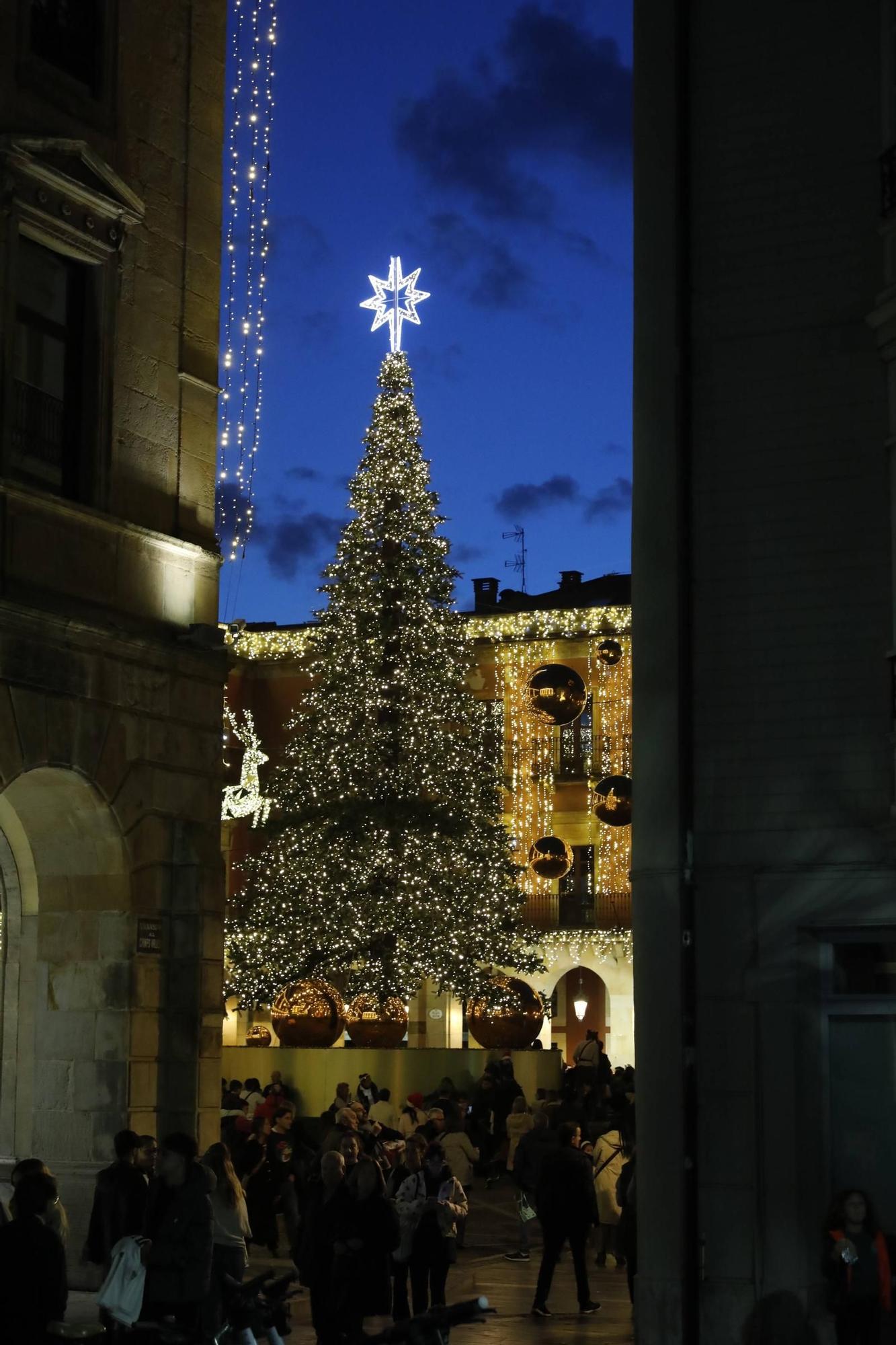 Así fue el encendido del alumbrado navideño de Gijón