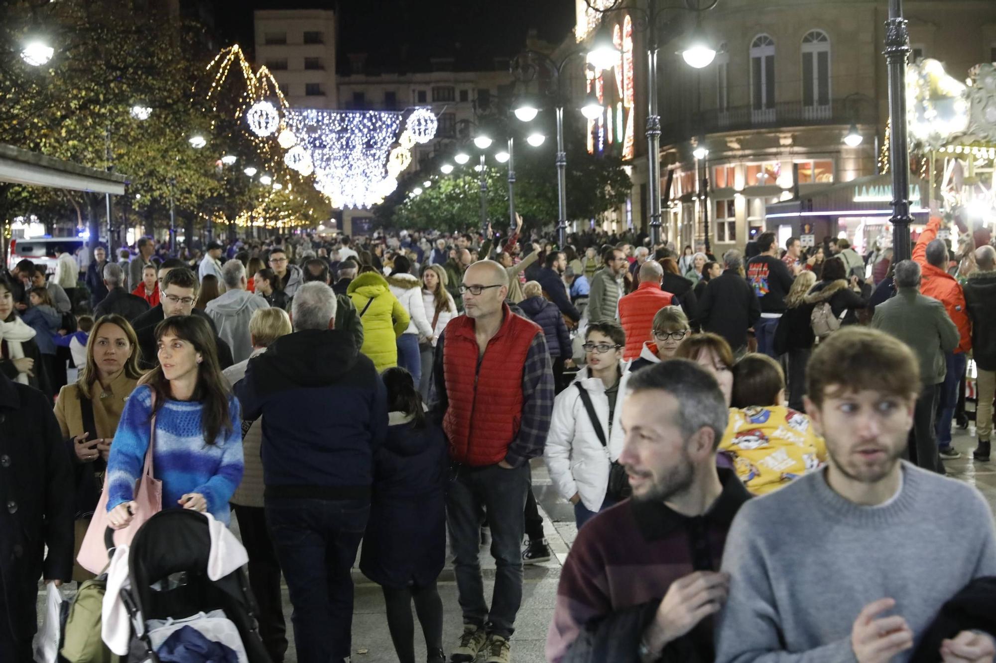 Así fue el encendido del alumbrado navideño de Gijón