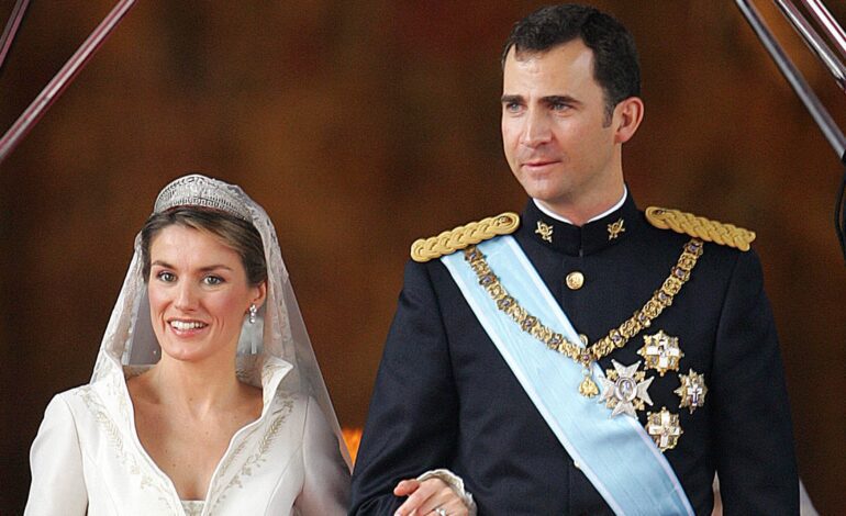 Sale a la Luz quién consiguió que Pertegaz diseñara el vestido de novia de la Reina Letizia