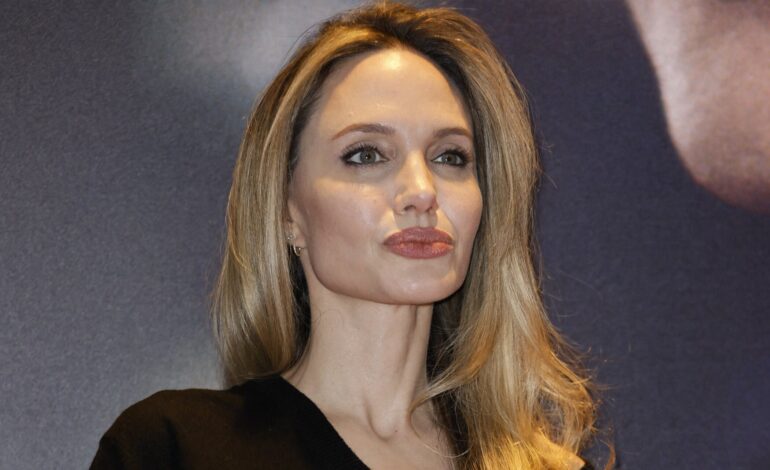 Angelina Jolie, galardonada en el Festival de Cine de Turín 2024 tras dar un giro a su aspecto