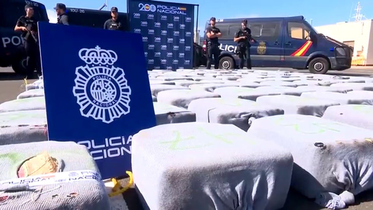 Intervenidos más de 4.000 kilos de cocaína en un barco pesquero frente a las Islas Canarias