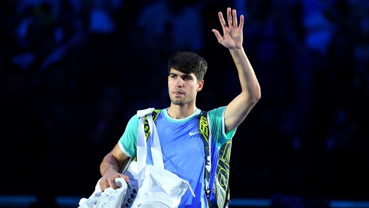 Carlos Alcaraz confirma que no se sentía bien en su debut en las ATP Finals: «Ahogarme me ha limitado…»