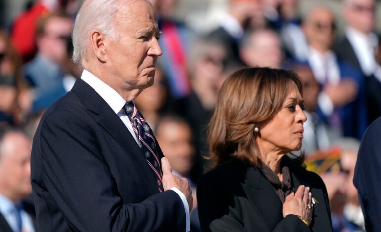 Biden y Harris, por primera vez juntos (en un cementerio) tras la arrolladora victoria de Trump