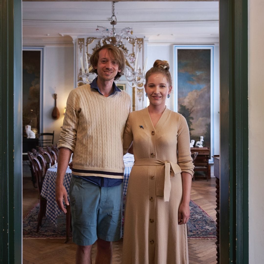 Julien Fornari y Lena Vastesaeger, propietarios del Château Huis Beaucarne, en Ename, Bélgica