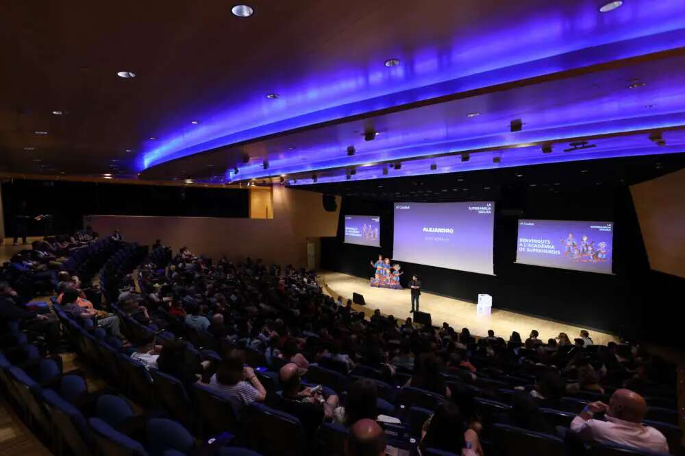 Caixabank celebra las jornadas de ciberseguridad porque educar a los clientes sobre los riesgos digitales es una de las estrategias más efectivas. Foto de : Caixabank