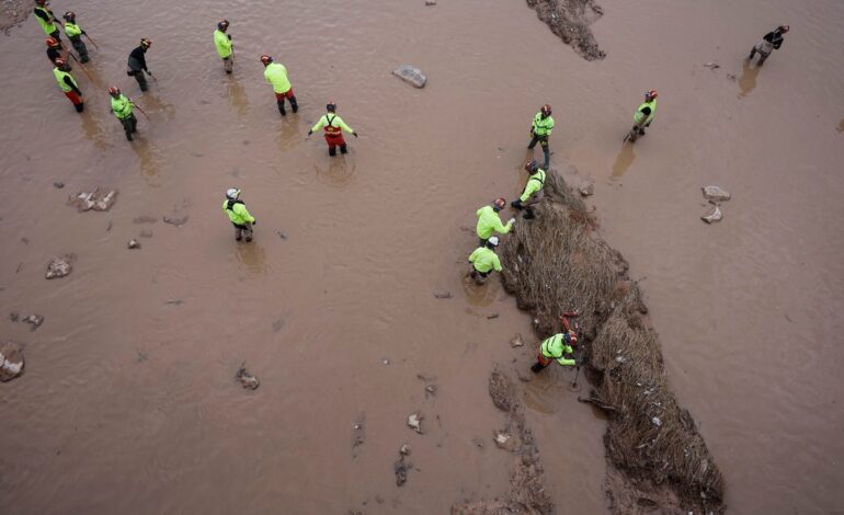 Hallan un cadáver junto al barranco del Poyo durante la búsqueda de desaparecidos por la DANA