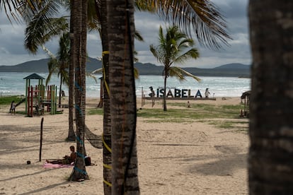 Playa de Puerto Villamil, en la isla ecuatoriana de Isabela (Galápagos).