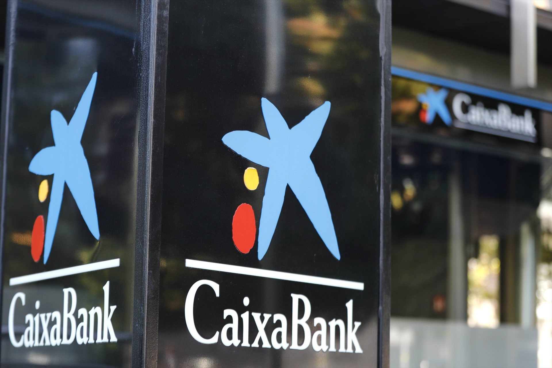 Caixabank se alía con la mayor gestora de activos del mundo, con sede en Nueva York y presente en 30 países