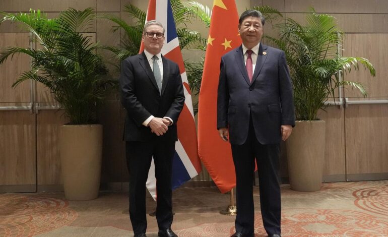 Starmer se reúne con Xi Jinping para descongelar las relaciones bilaterales entre Reino Unido y China