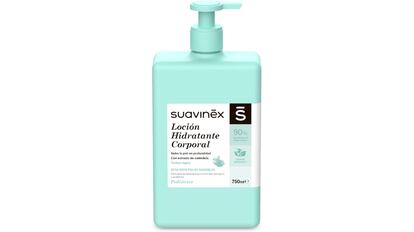 La crema corporal Suavinex, a un precio muy bajo por Black Friday, es apta también en recién nacidos.