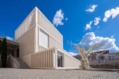 El exterior del Museo de Arte Contemporáneo Helga de Alvear, en Cáceres.