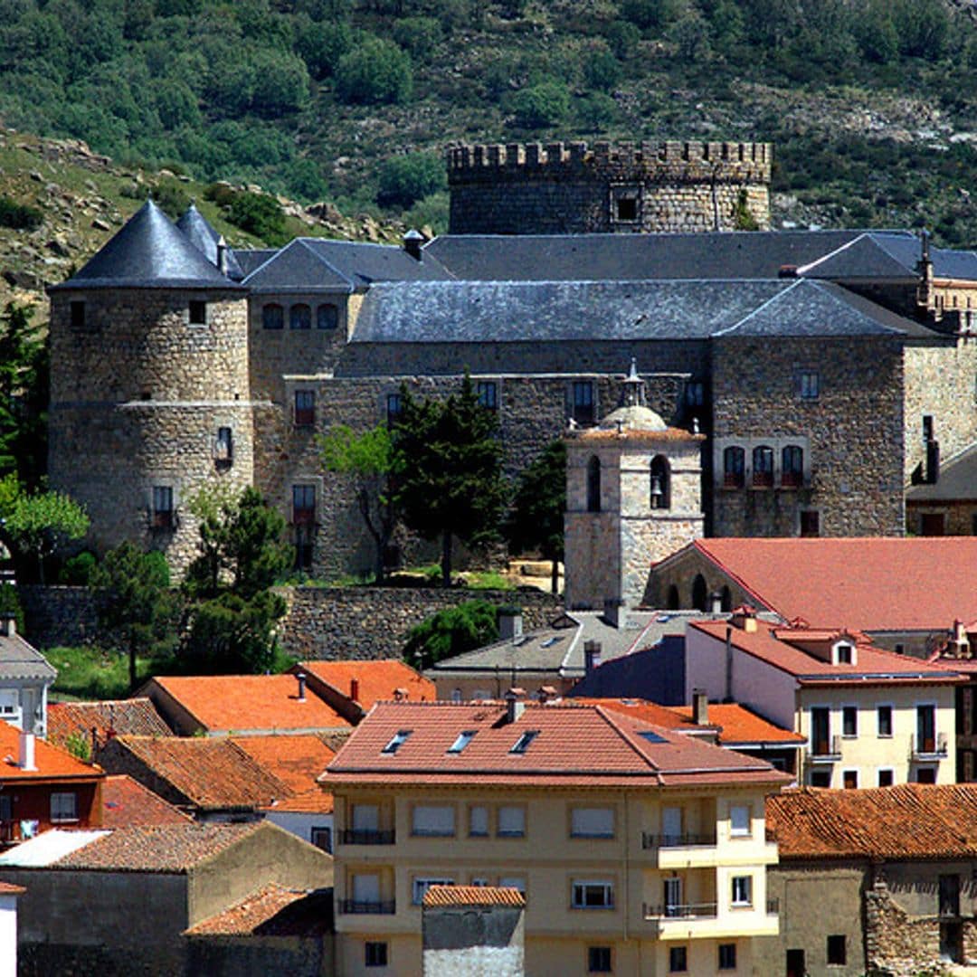 Las Navas del Marqués, en Ávila, elegida como la nueva ciudad mágica de España 2025