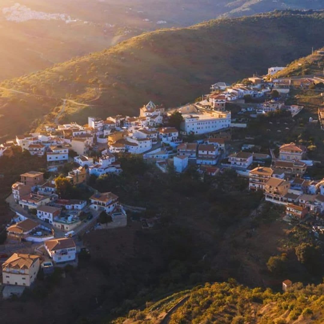 Moclinejo, en Málaga, elegida como la nueva ciudad mágica de España 2025