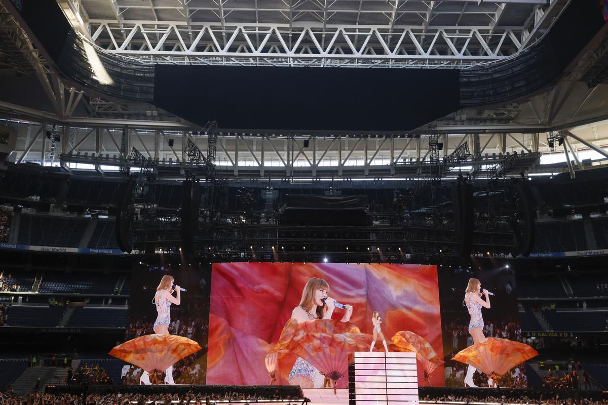 La cantante y compositora estadounidense Taylor Swift en el estadio Santiago Bernabéu de Madrid.