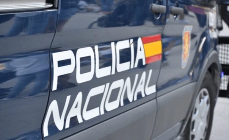 Detenido un hombre por haber apuñalado presuntamente a su mujer en Lugo