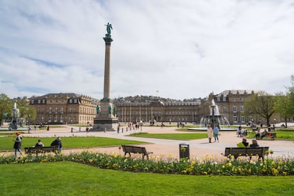 El Palacio Nuevo, uno de los atractivos turísticos de la Plaza del Castillo.