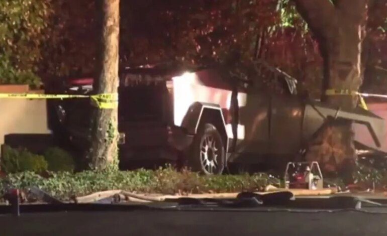 Un Cybertruck de Tesla se estrella contra un muro en California y deja tres muertos y un herido grave