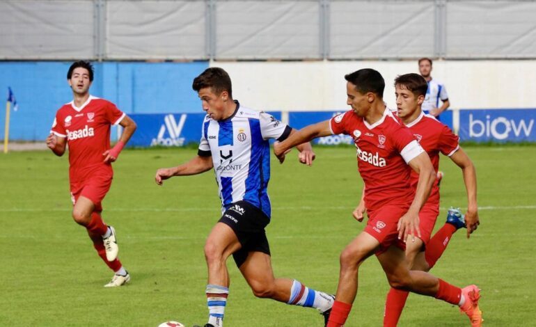 ¡Ojo si eres socio del Avilés! Los blanquiazules declaran el derbi contra el Marino como «Día de ayuda al club»