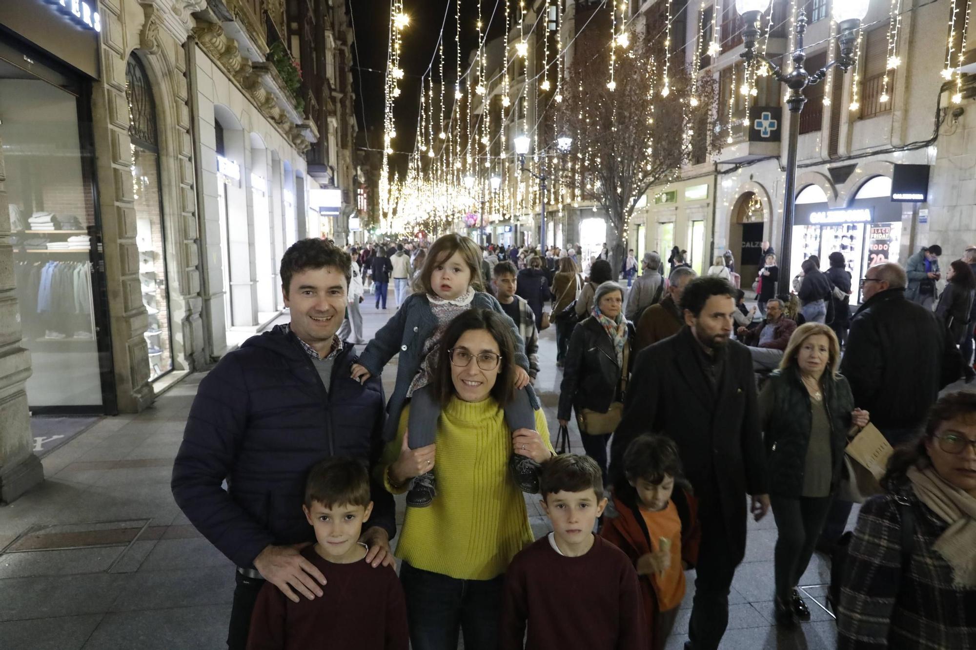 Así fue el encendido del alumbrado navideño de Gijón