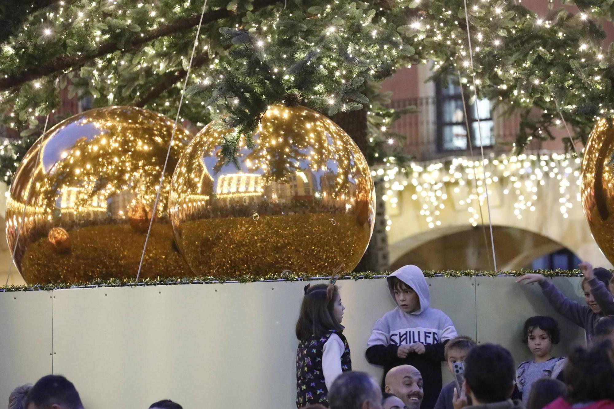 Así fue el encendido del alumbrado navideño de Gijón