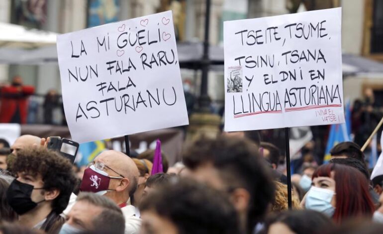 Más de 500 alumnos participen nos cursos d’asturianu o gallego-asturianu del Principáu y la FACC