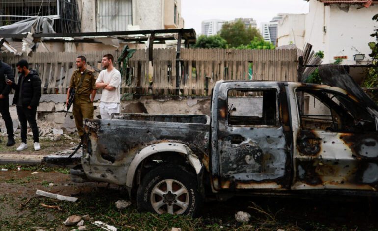 Hezbolá reivindica ataques con misiles y drones contra una base naval en el sur de Israel, Tel Aviv