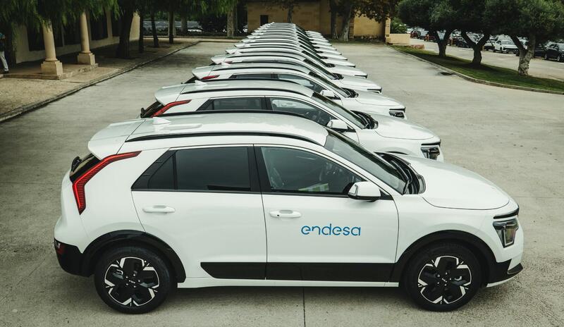 Kia entrega a Endesa 235 vehículos electrificados para actualizar de su flota