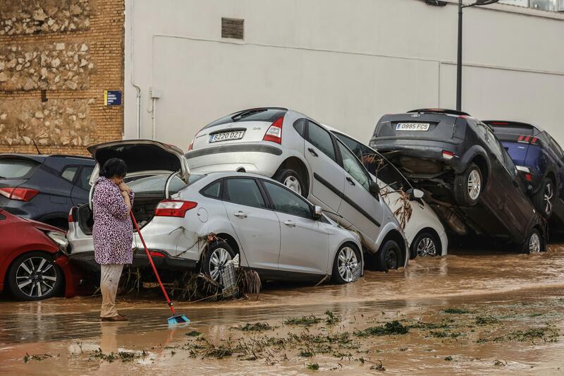 Los ‘aprovechados’ que aparecen tras la DANA de Valencia cuando los afectados quieren comprar un coche de ocasión