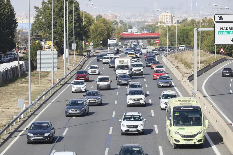 Los 5.000 nuevos establecimientos donde la DGT venderá sus etiquetas gracias a Logista