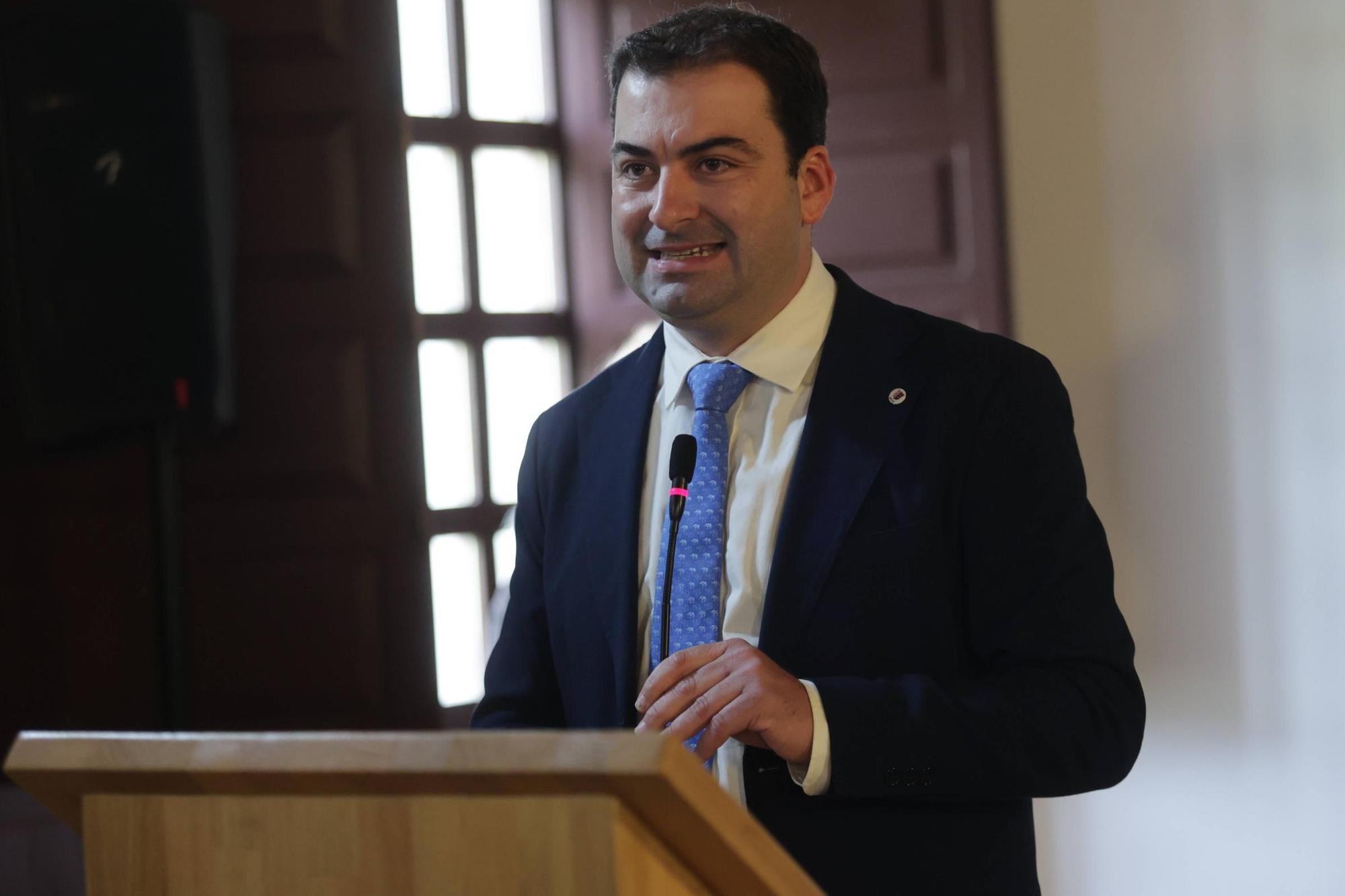 Exposición del documento fundacional del monasterio de San Salvador de Cornellana