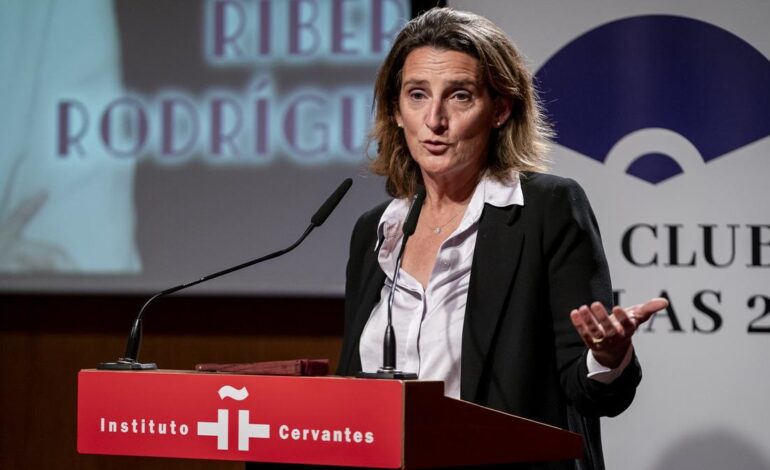 El futuro de Teresa Ribera, en manos de la Eurocámara, entre las críticas del PP