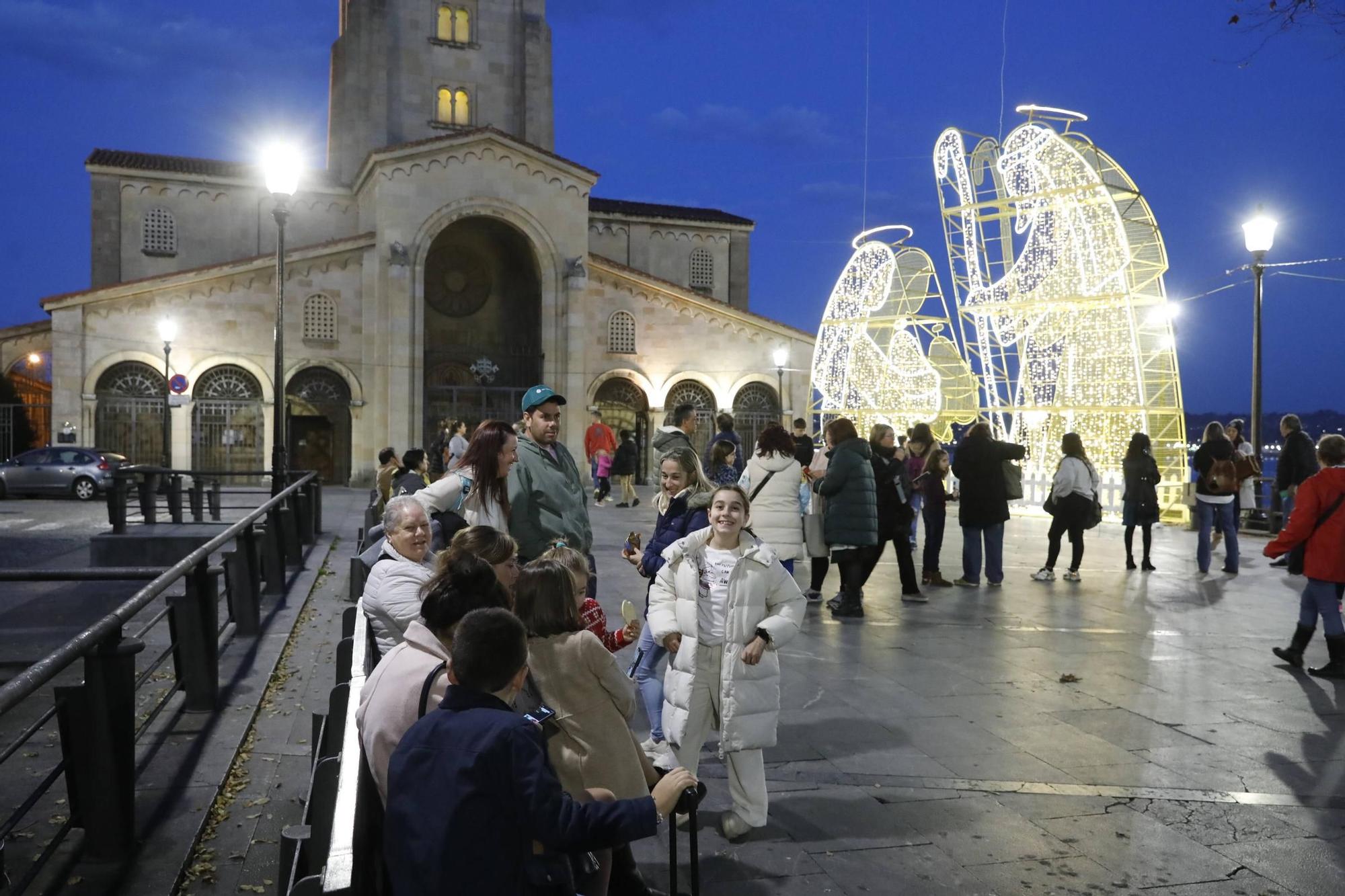 Así fue el encendido del alumbrado navideño de Gijón