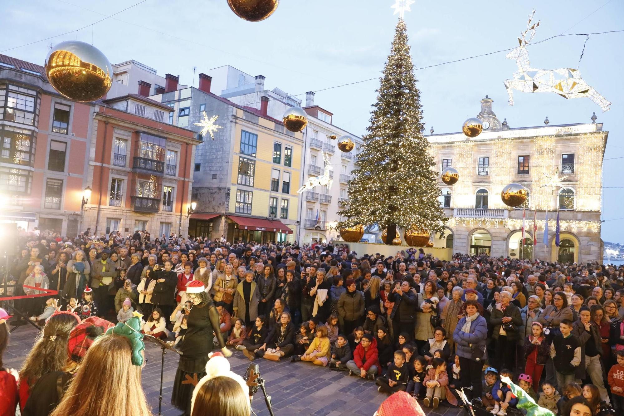 Así fue el encendido del alumbrado navideño de Gijón