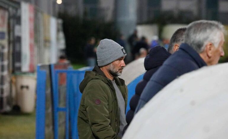 Manel Menéndez, en la previa del derbi comarcal ante el Avilés: «Vamos con todas las ganas de sacar los tres puntos»