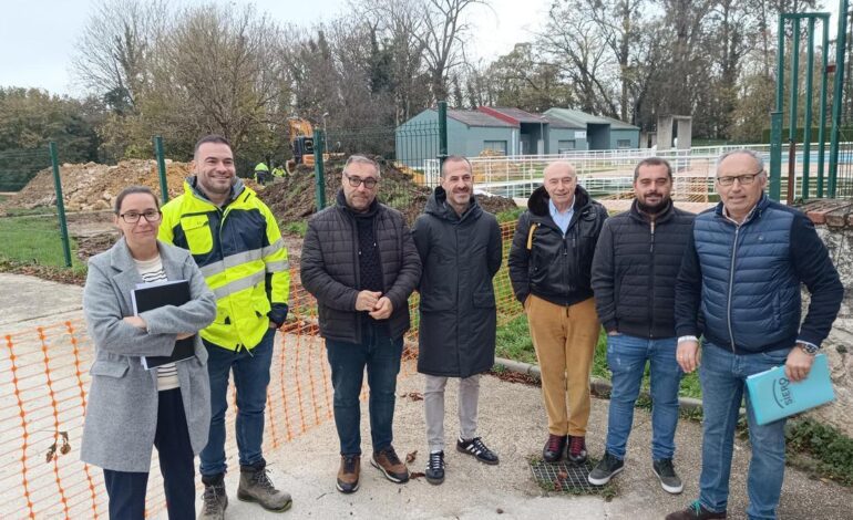 Siero inicia la instalación de la red de saneamiento de La Cebera, en Lugones