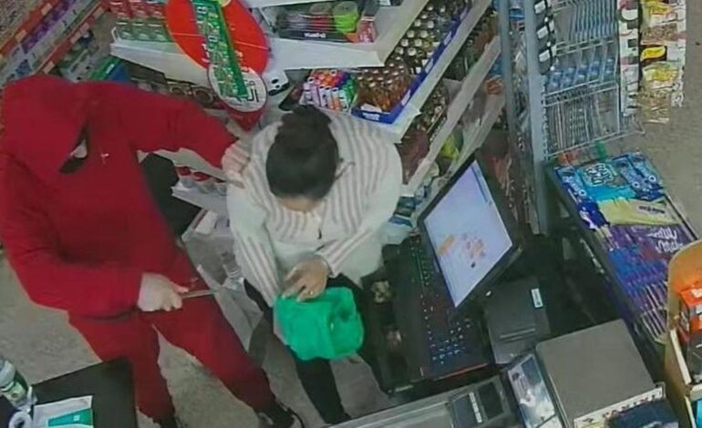 Roba un supermercado en Girona y lo detienen en comisaría al explicar que lo habían coaccionado para cometer el atraco