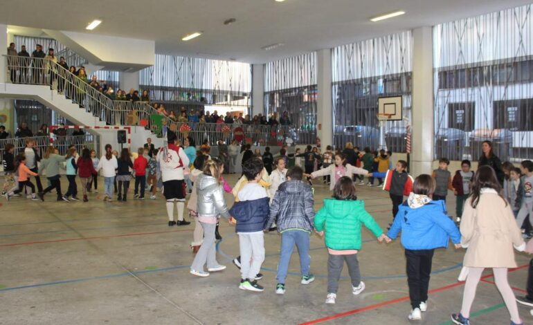 Danza prima y gaitas para cerrar la «Selmana de la Cultura Asturiana» del colegio Jovellanos