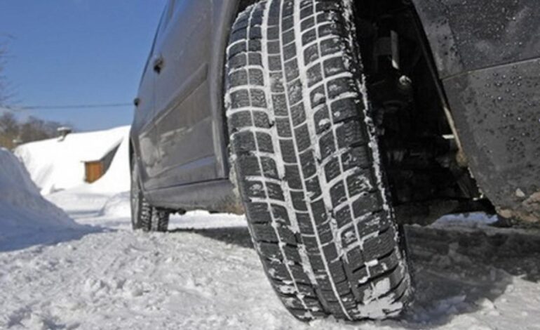 El fallo más habitual de los conductores cuando ponen los neumáticos de invierno en el coche