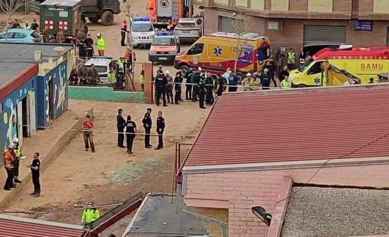 Se derrumba el techo en el colegio Lluís Vives de Massanassa, afectado por la DANA