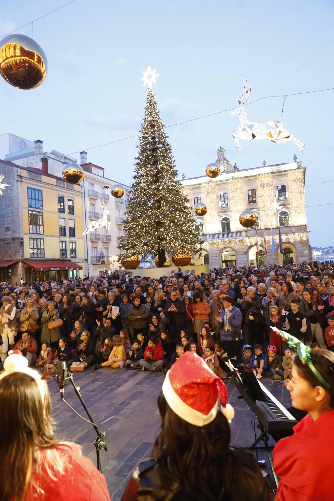 Así fue el encendido del alumbrado navideño de Gijón